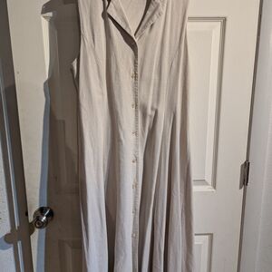 Chic Sleeveless Tan Maxi Dress